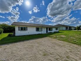 142 Harry Ave S - Photo 1 of 1