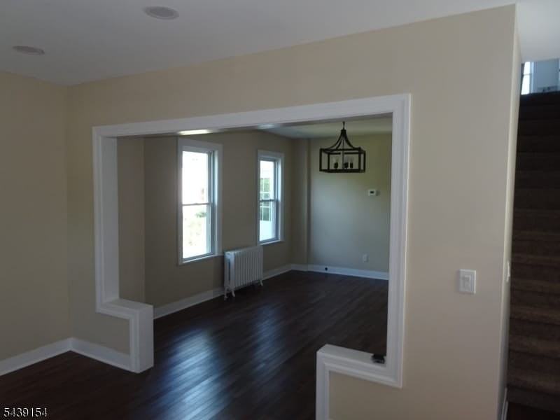 689 Sayre Ave - Photo 4 of 25
