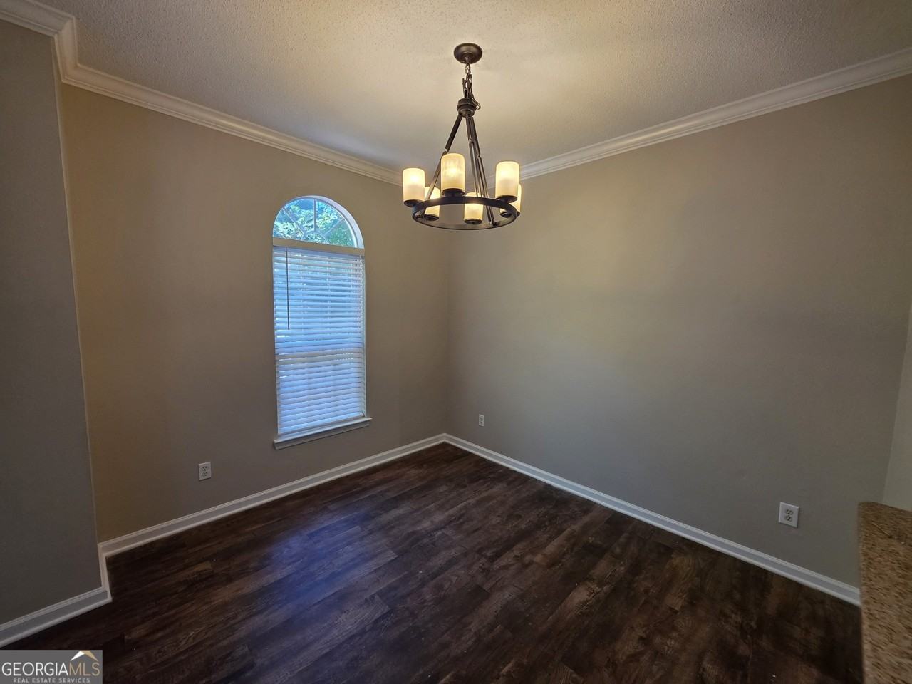 602 N Fairfield Dr - Photo 3 of 29
