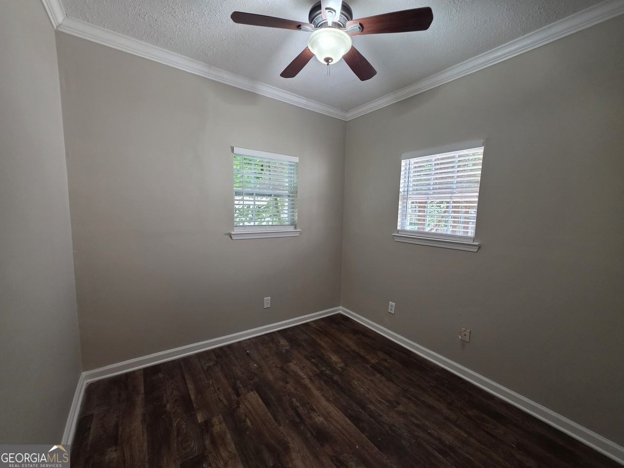 602 N Fairfield Dr - Photo 5 of 29