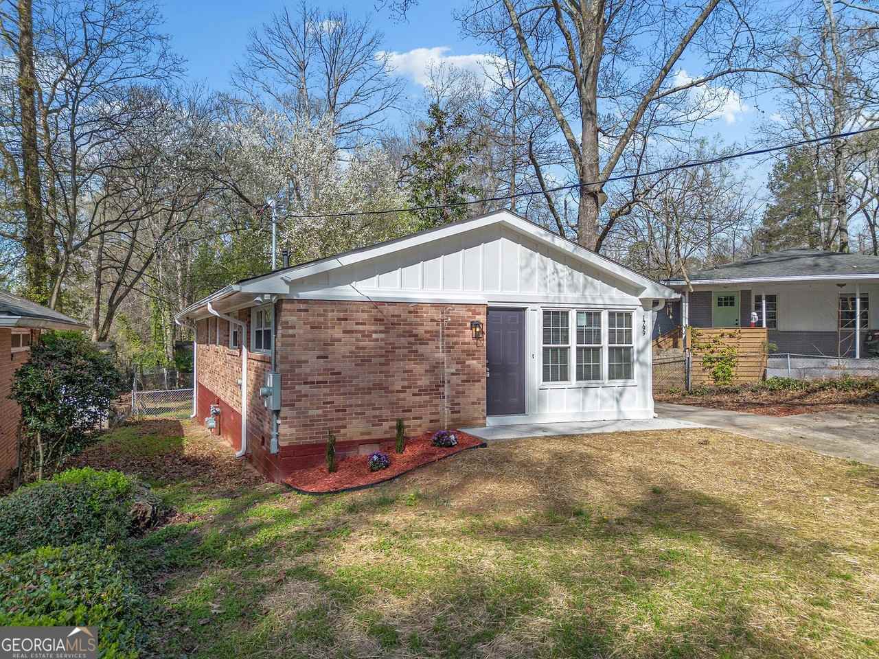 1799 Shirley St Sw - Photo 3 of 16