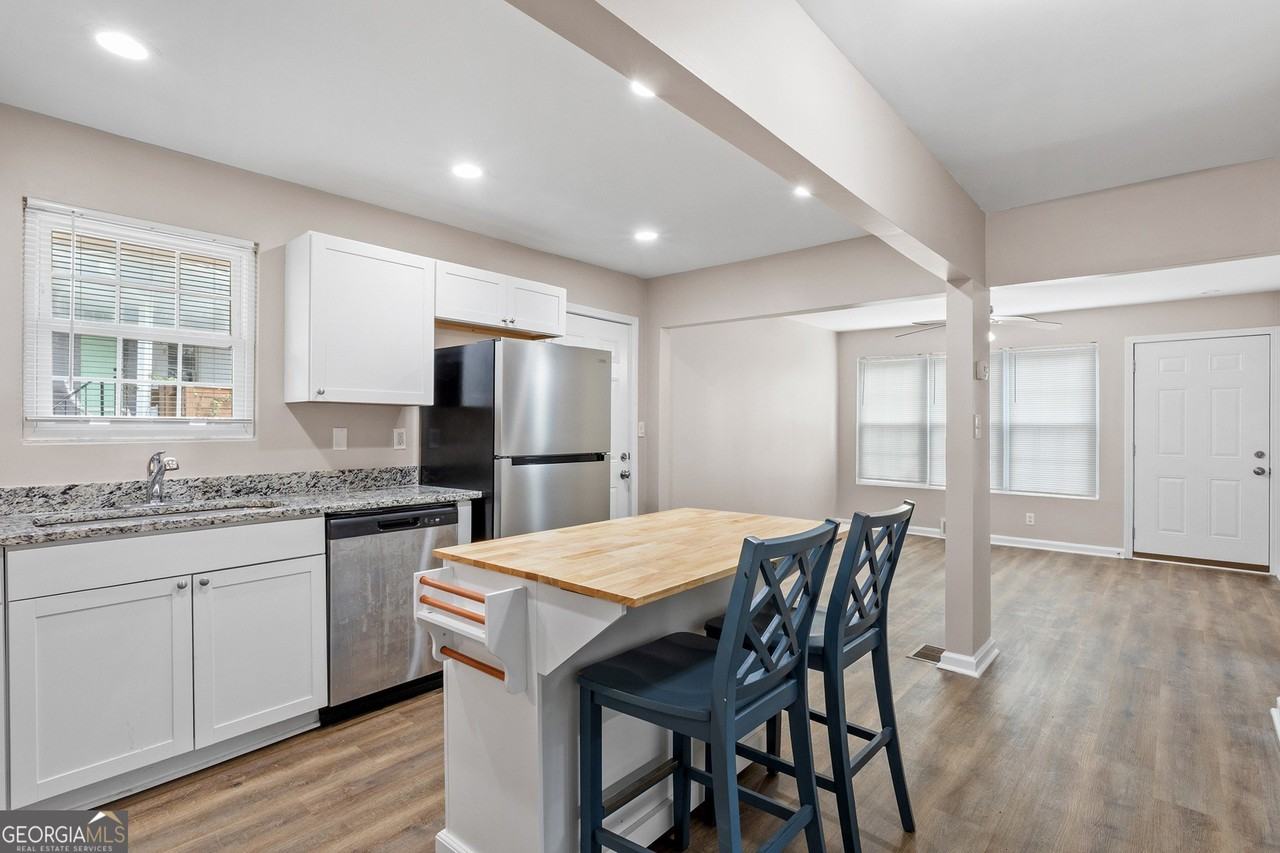 1799 Shirley St Sw - Photo 4 of 16