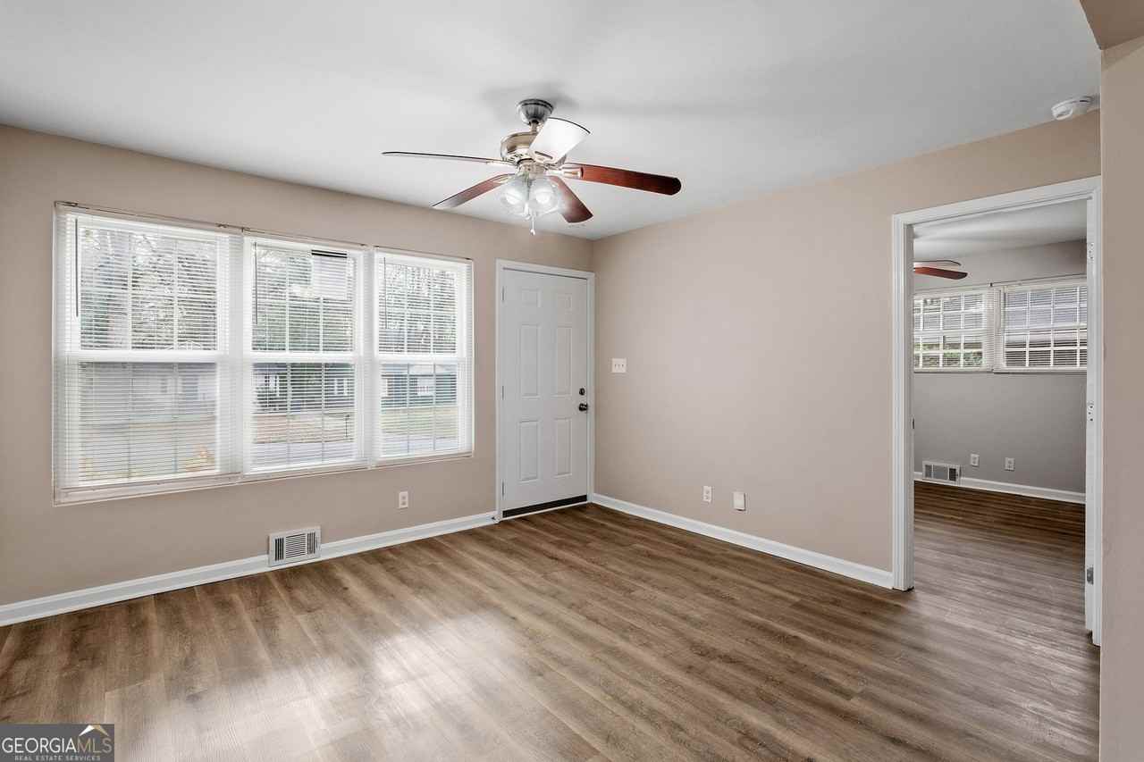 1799 Shirley St Sw - Photo 6 of 16