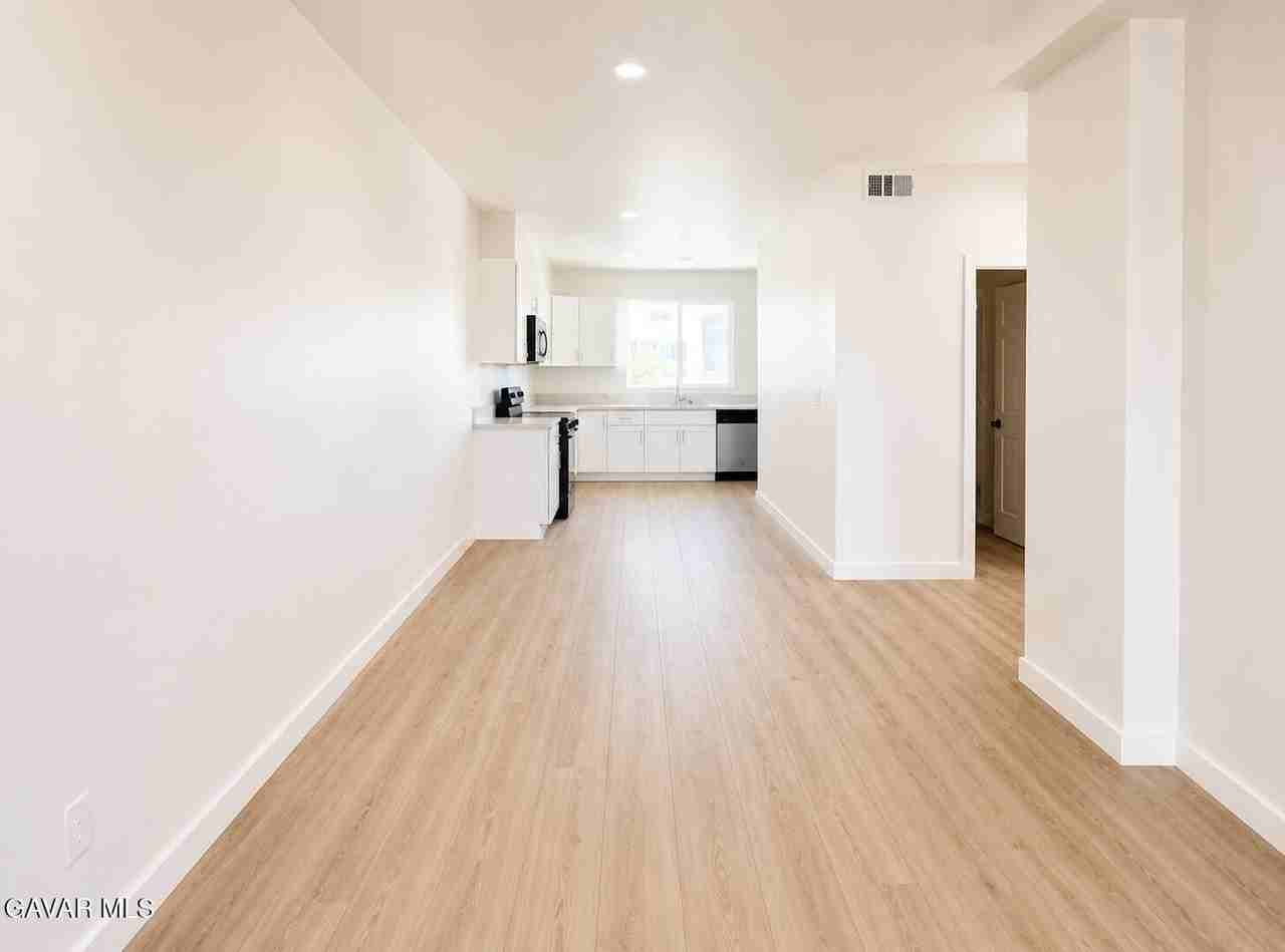 38225 9th St E #1 - Photo 5 of 20