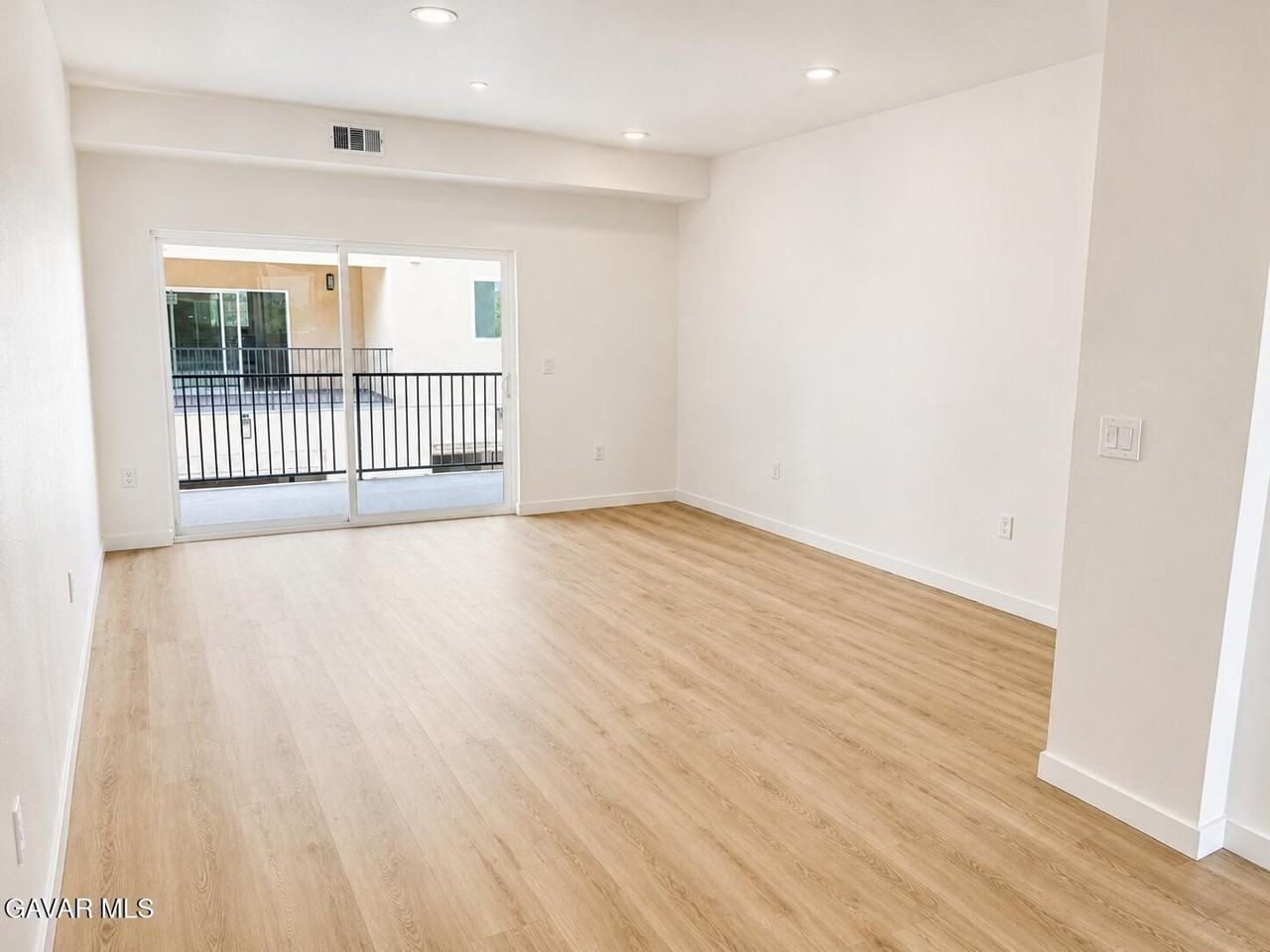 38225 9th St E #1 - Photo 7 of 20