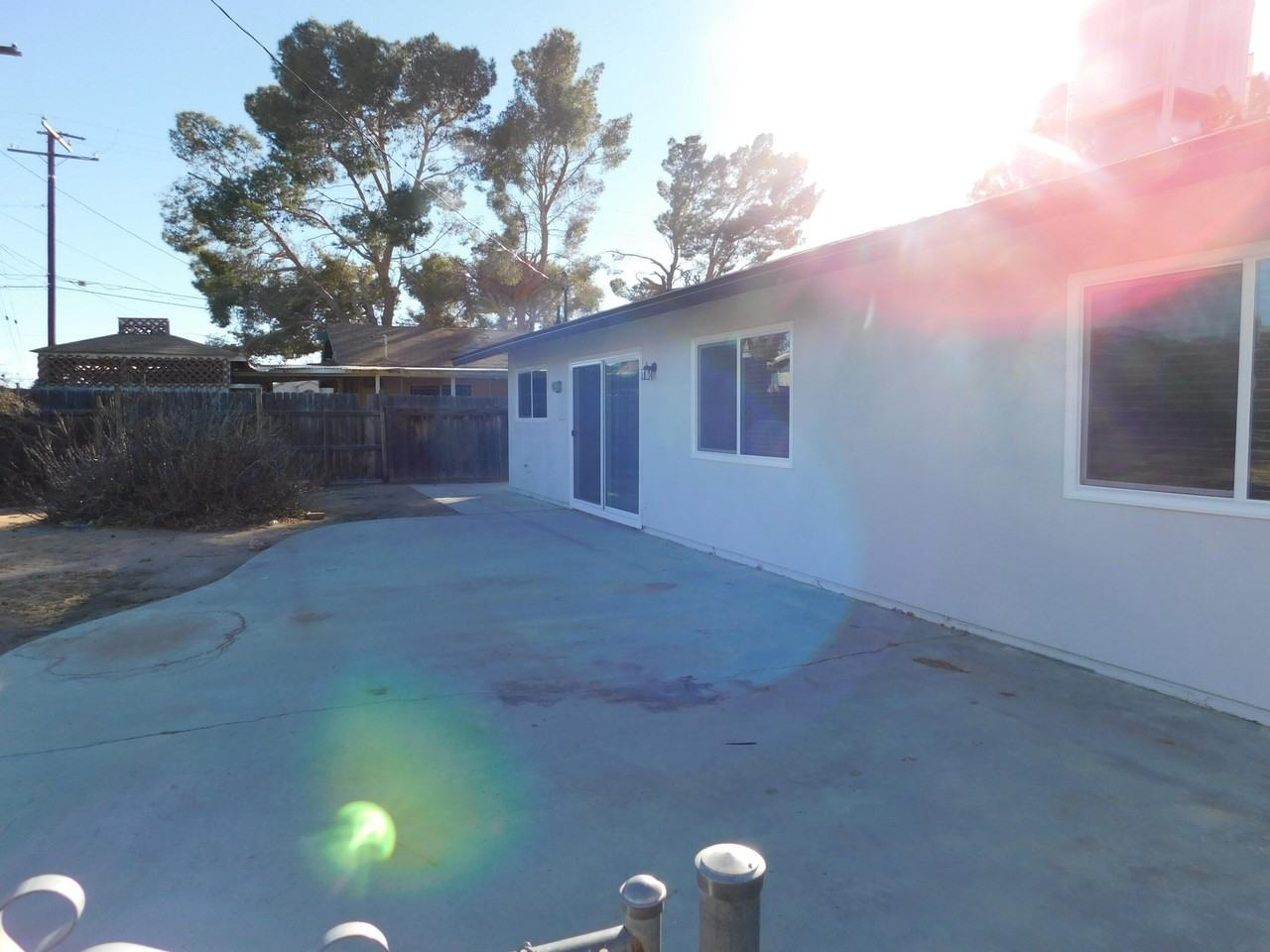 21306 Bancroft Ct - Photo 3 of 17