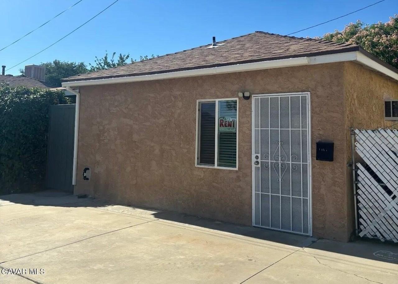 1149 W Avenue H11 - Photo 2 of 14