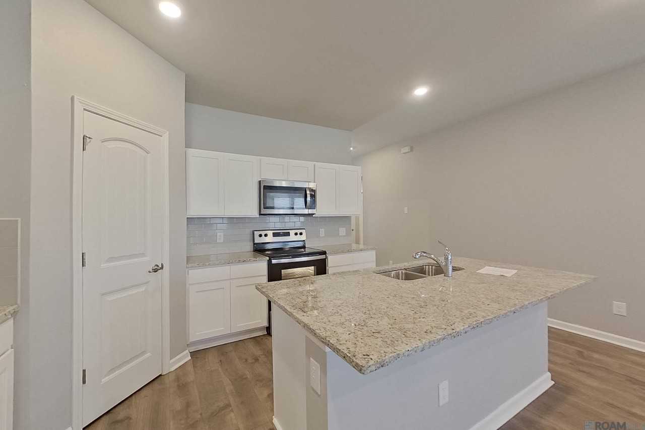 417 Mango Dr - Photo 4 of 20
