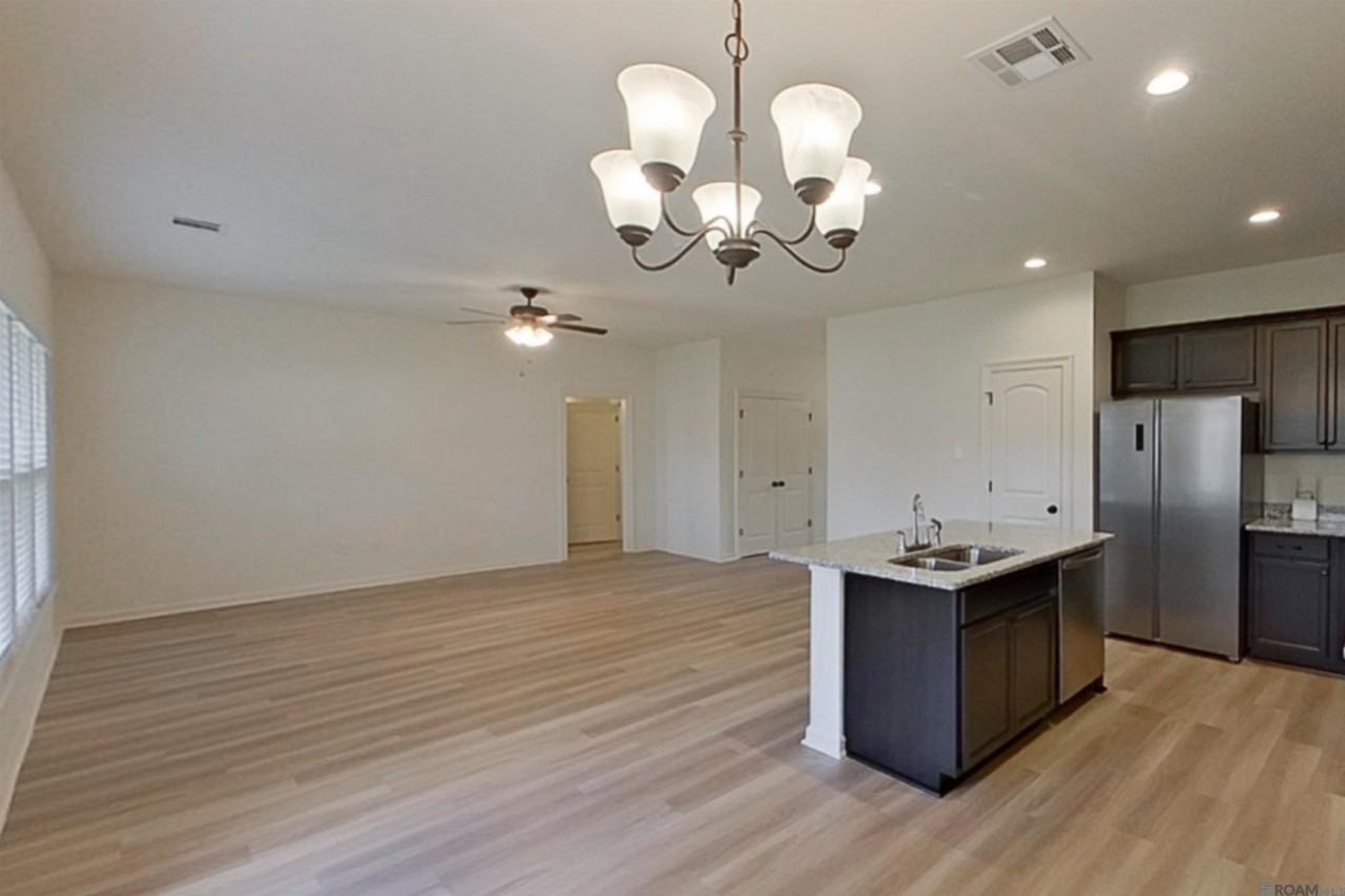 123 Salvat Dr - Photo 3 of 16