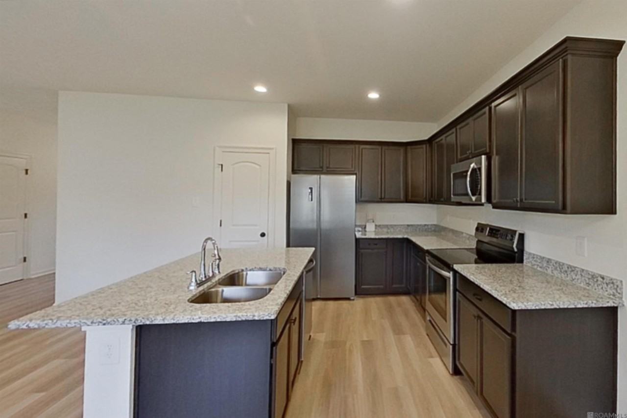 123 Salvat Dr - Photo 6 of 16