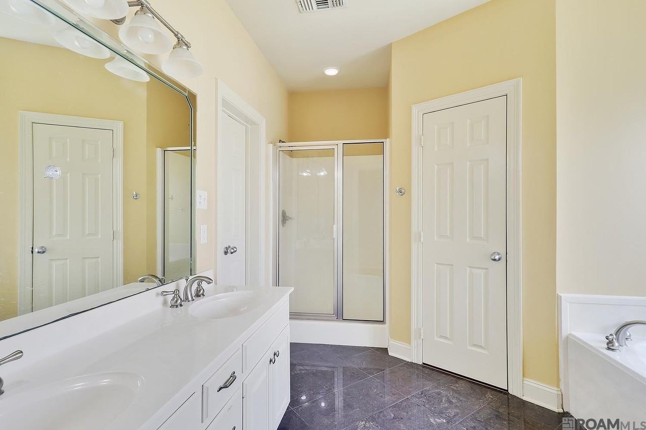 10151 Hillmont Ave - Photo 7 of 10