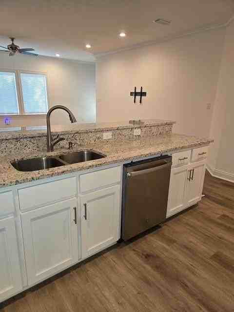 1056 Pinemont Dr - Photo 6 of 10