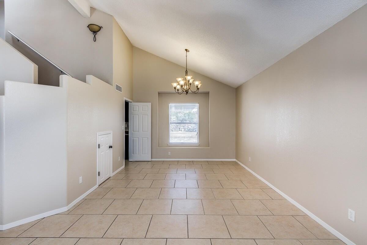 900 Tecate Pl - Photo 6 of 32
