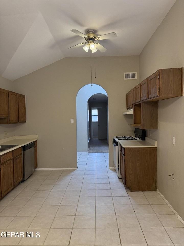741 Villa Vanessa Dr - Photo 6 of 14