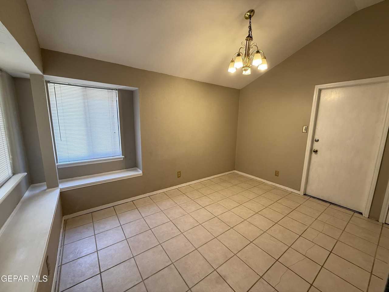 741 Villa Vanessa Dr - Photo 7 of 14