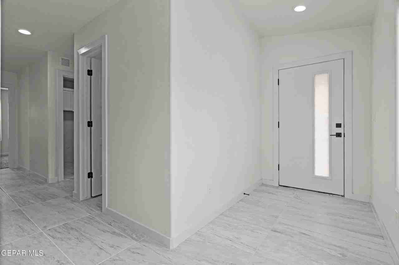 3977 Surmise St - Photo 5 of 30