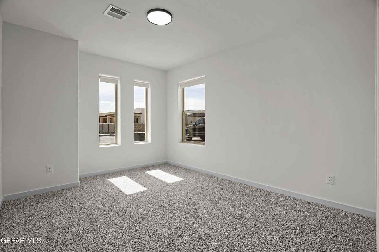 3977 Surmise St - Photo 7 of 30