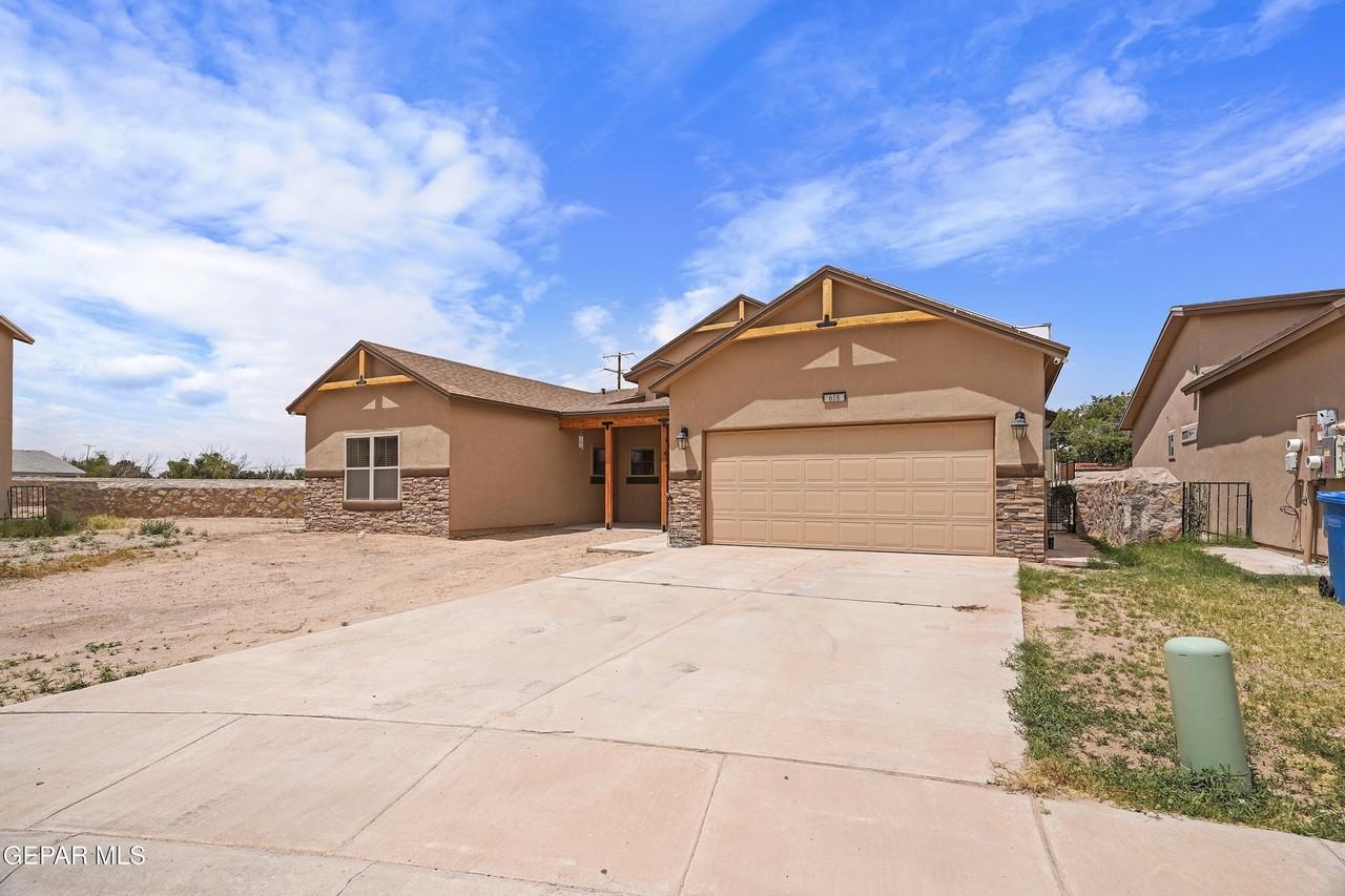 618 Rafael Marmolejo St - Photo 2 of 33