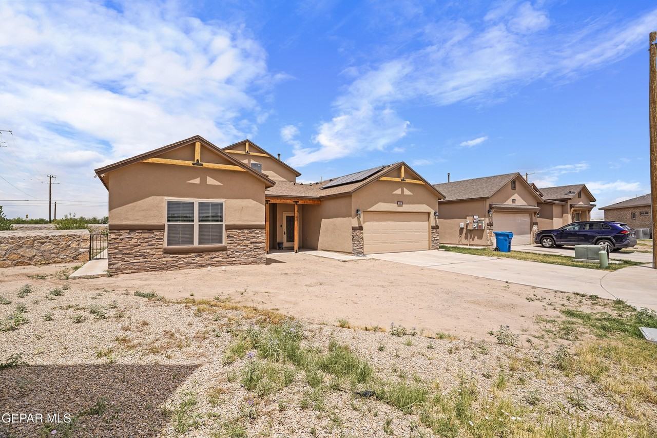618 Rafael Marmolejo St - Photo 3 of 33