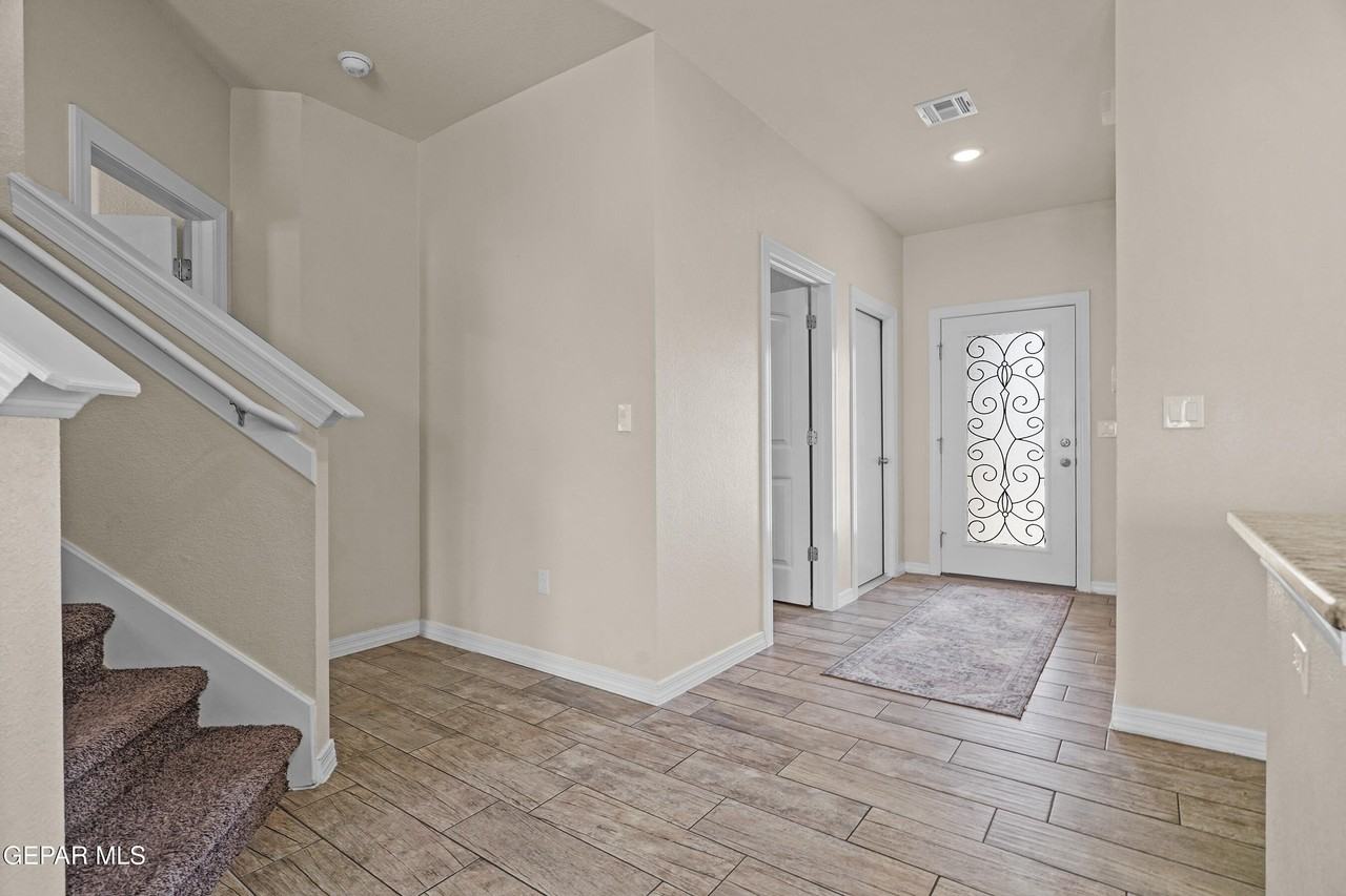 618 Rafael Marmolejo St - Photo 7 of 33
