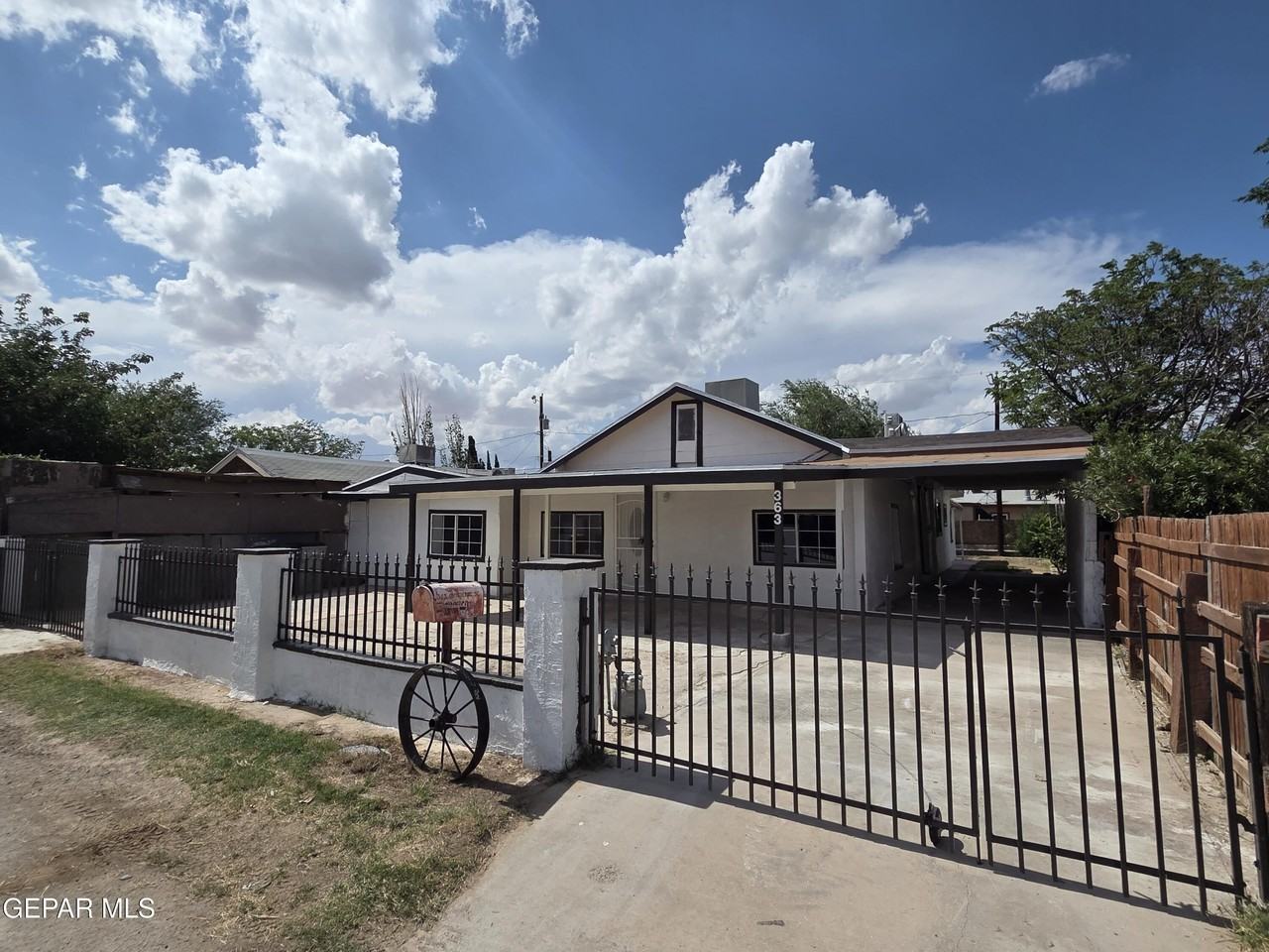 363 Ontiveros St - Photo 2 of 20