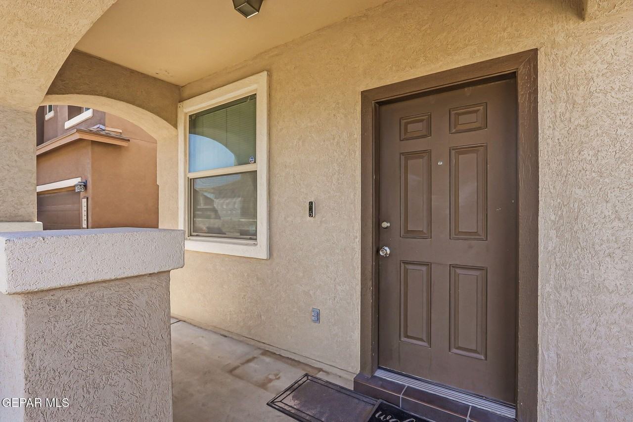 14668 Oldenberg Ct - Photo 4 of 43