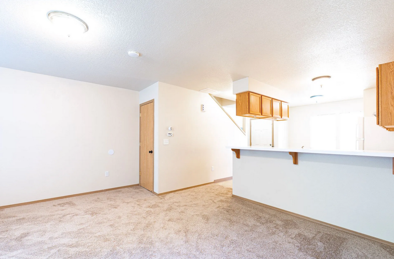 18312 Se Abernethy Ln - Photo 3 of 14