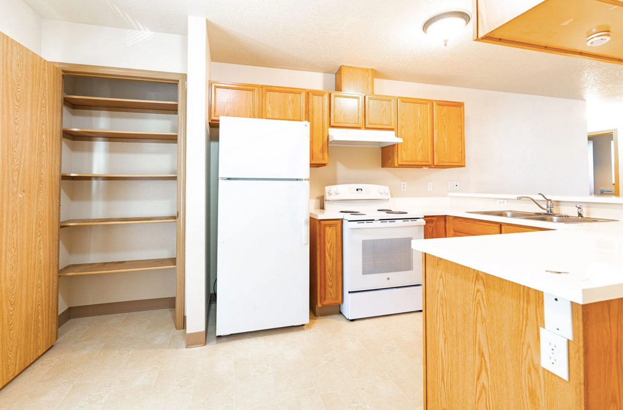 18312 Se Abernethy Ln - Photo 4 of 14
