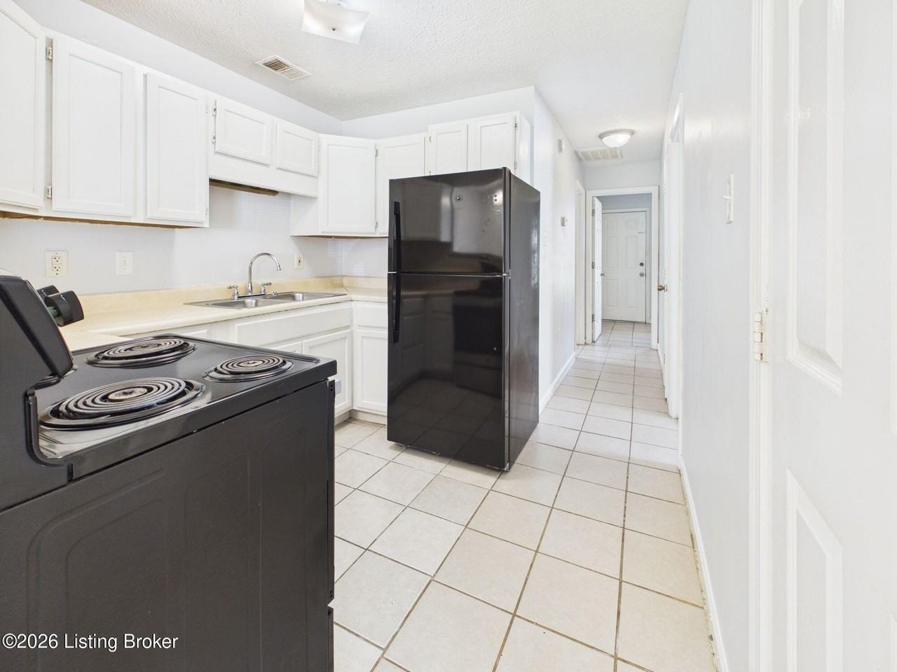 3831 Horne Ave #B - Photo 6 of 10