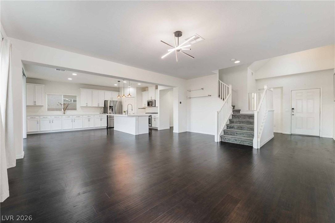 6462 Estrella Hills Ave - Photo 4 of 35
