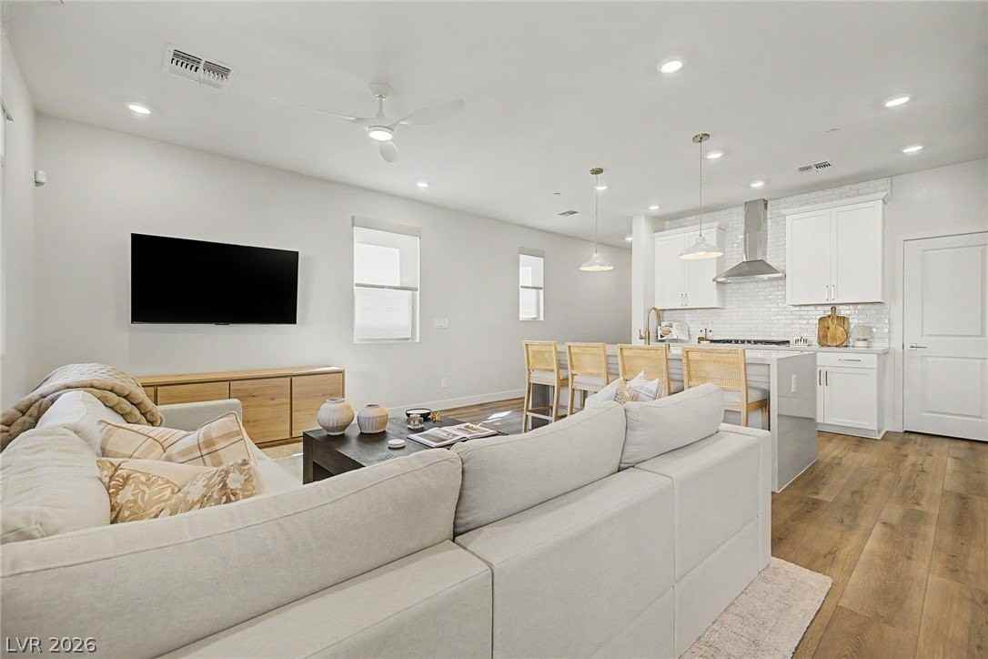 1575 Crested Eagle St - Photo 7 of 32