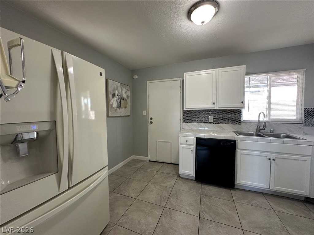 101 Beech St - Photo 5 of 19