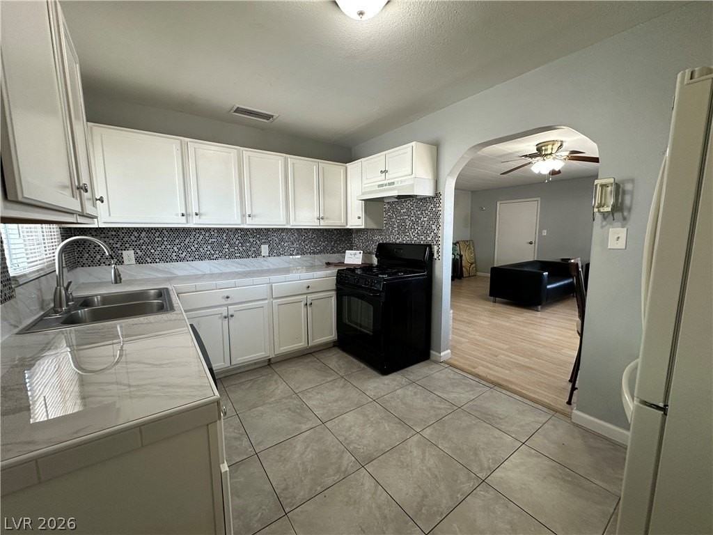 101 Beech St - Photo 6 of 19