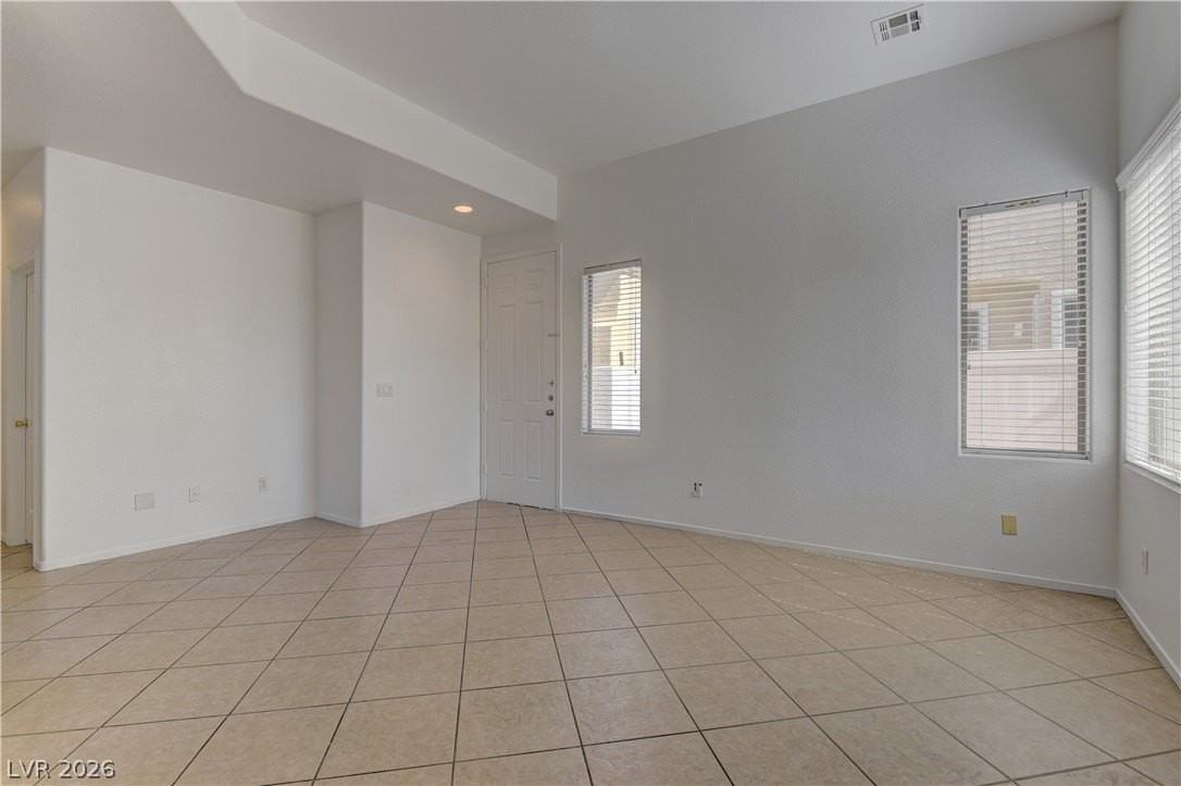 5536 Overlook Valley St - Photo 6 of 22
