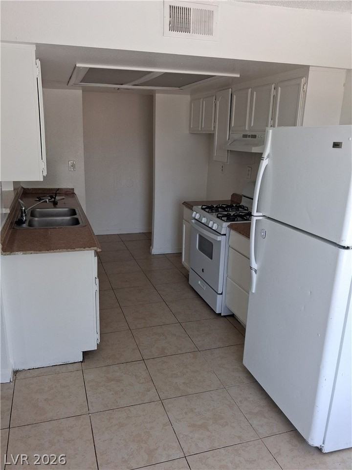 2841 Wheelwright Dr #C - Photo 2 of 7