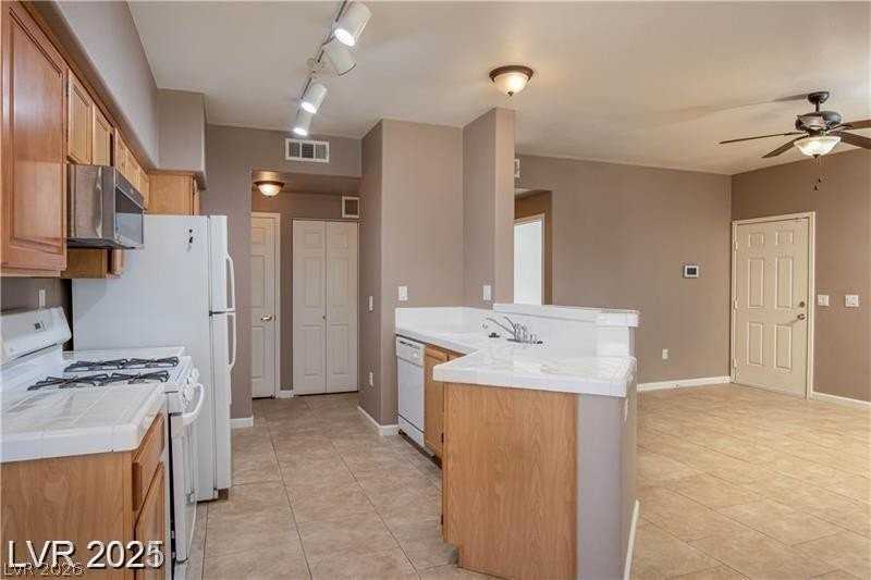 1050 E Cactus Ave #1100 - Photo 7 of 19