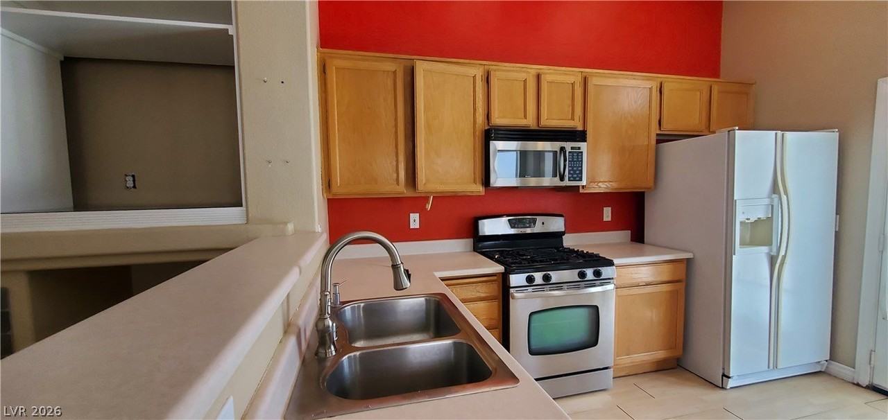 8909 Colorful Pines Ave - Photo 7 of 25