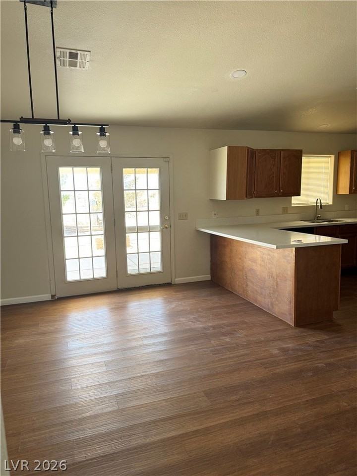 3790 Vanguard Ave - Photo 6 of 12