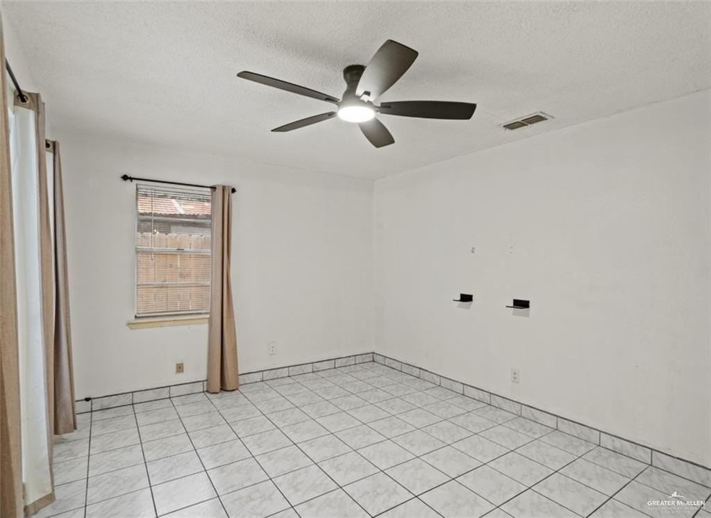 1014 E Peter St - Photo 5 of 26