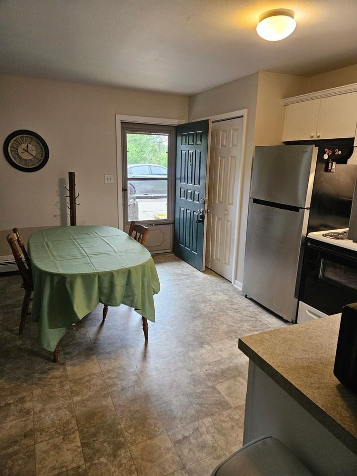 8434 Silver Lake Rd #1 - Photo 4 of 10