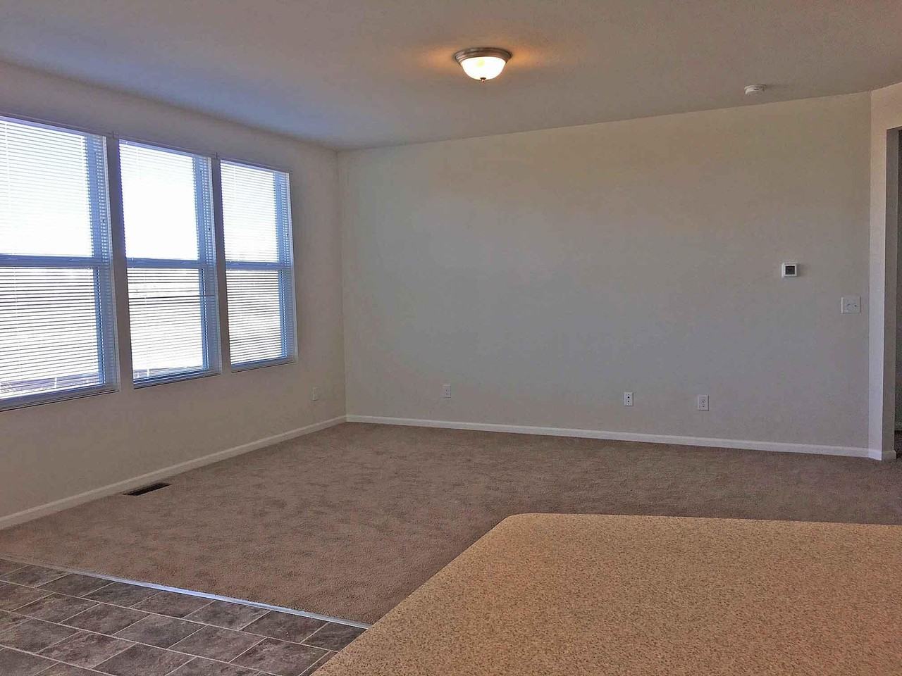 582 Ivyland St - Photo 7 of 23