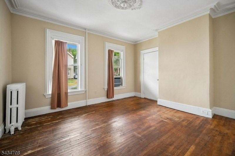 102 2nd St - Photo 3 of 34