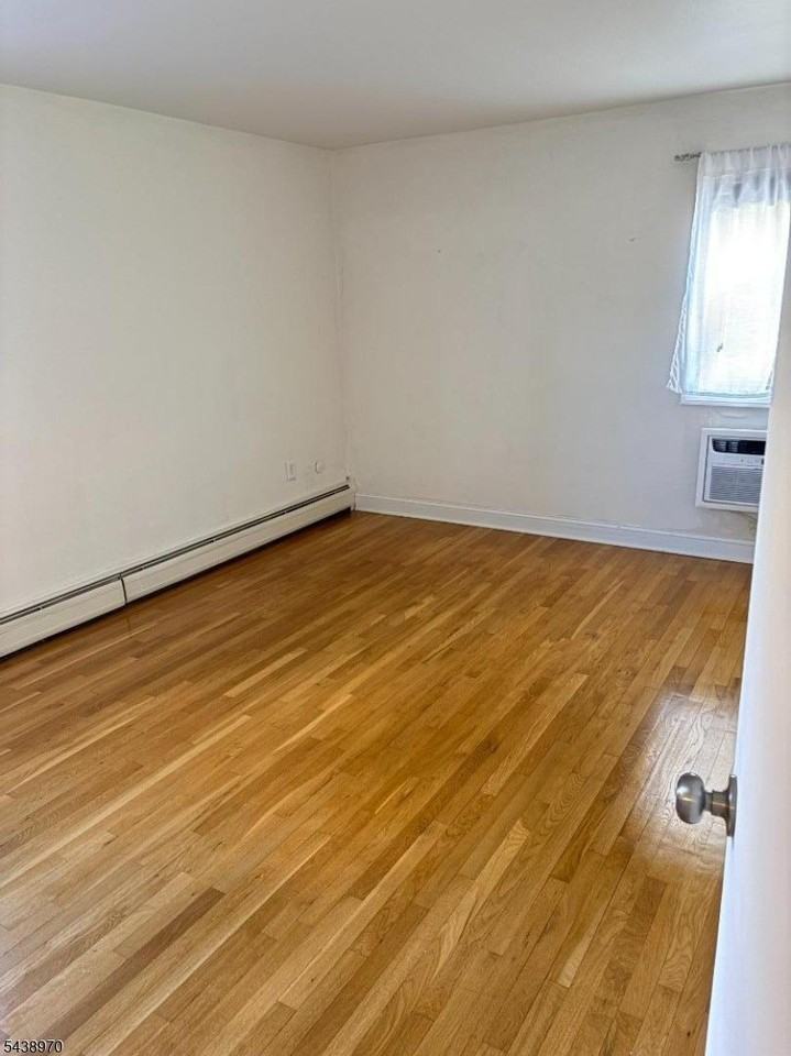 25 Hinchman Ave #1A - Photo 7 of 10