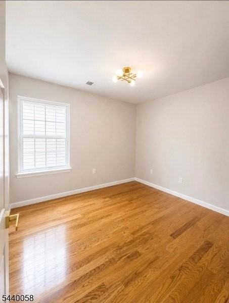 426 Marshall St - Photo 4 of 8
