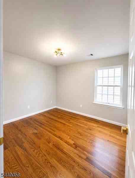 426 Marshall St - Photo 5 of 8