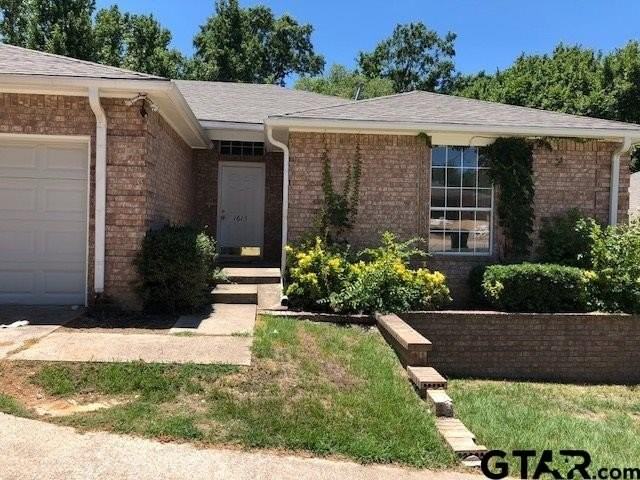 1615 Timber View Dr - Photo 3 of 20