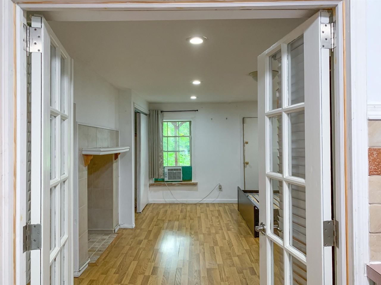639 Palisade Ave #1stFL - Photo 6 of 27