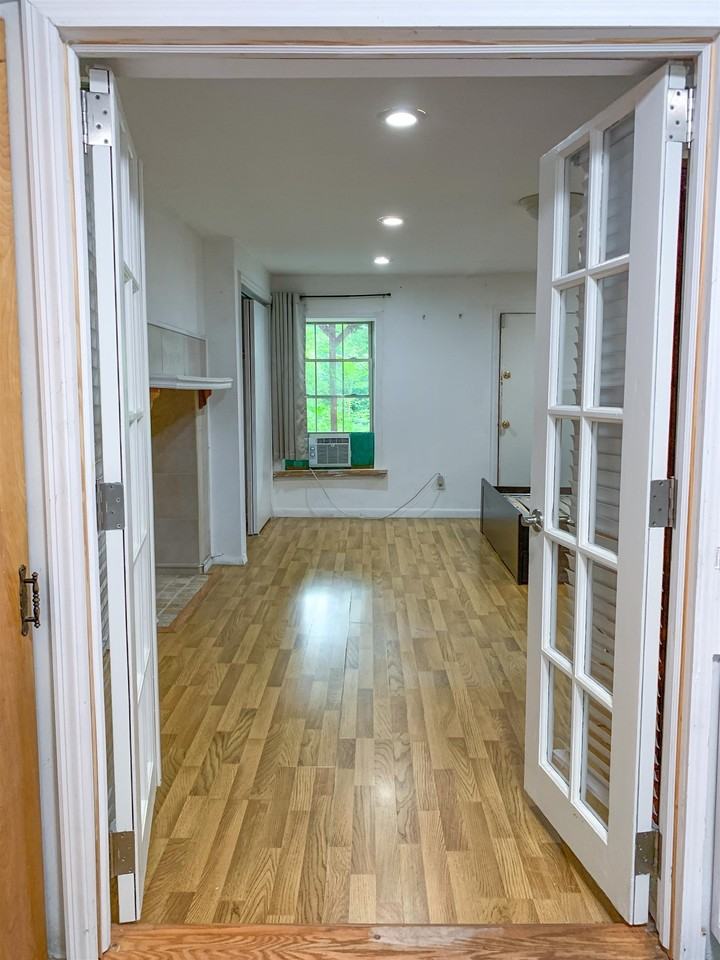 639 Palisade Ave #1stFL - Photo 7 of 27