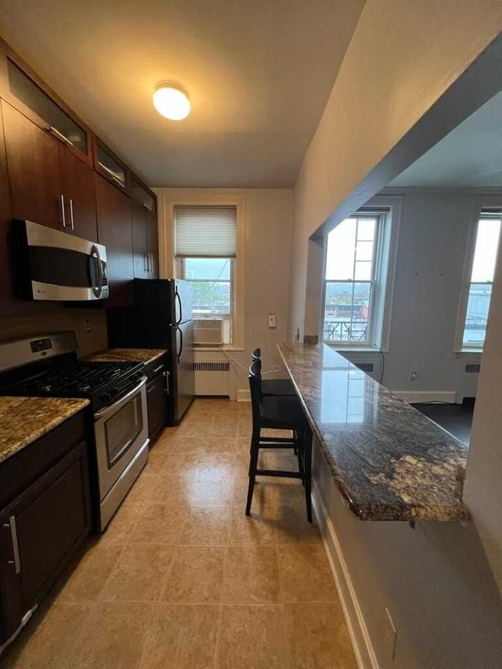 1026 Washington St #5R - Photo 4 of 16