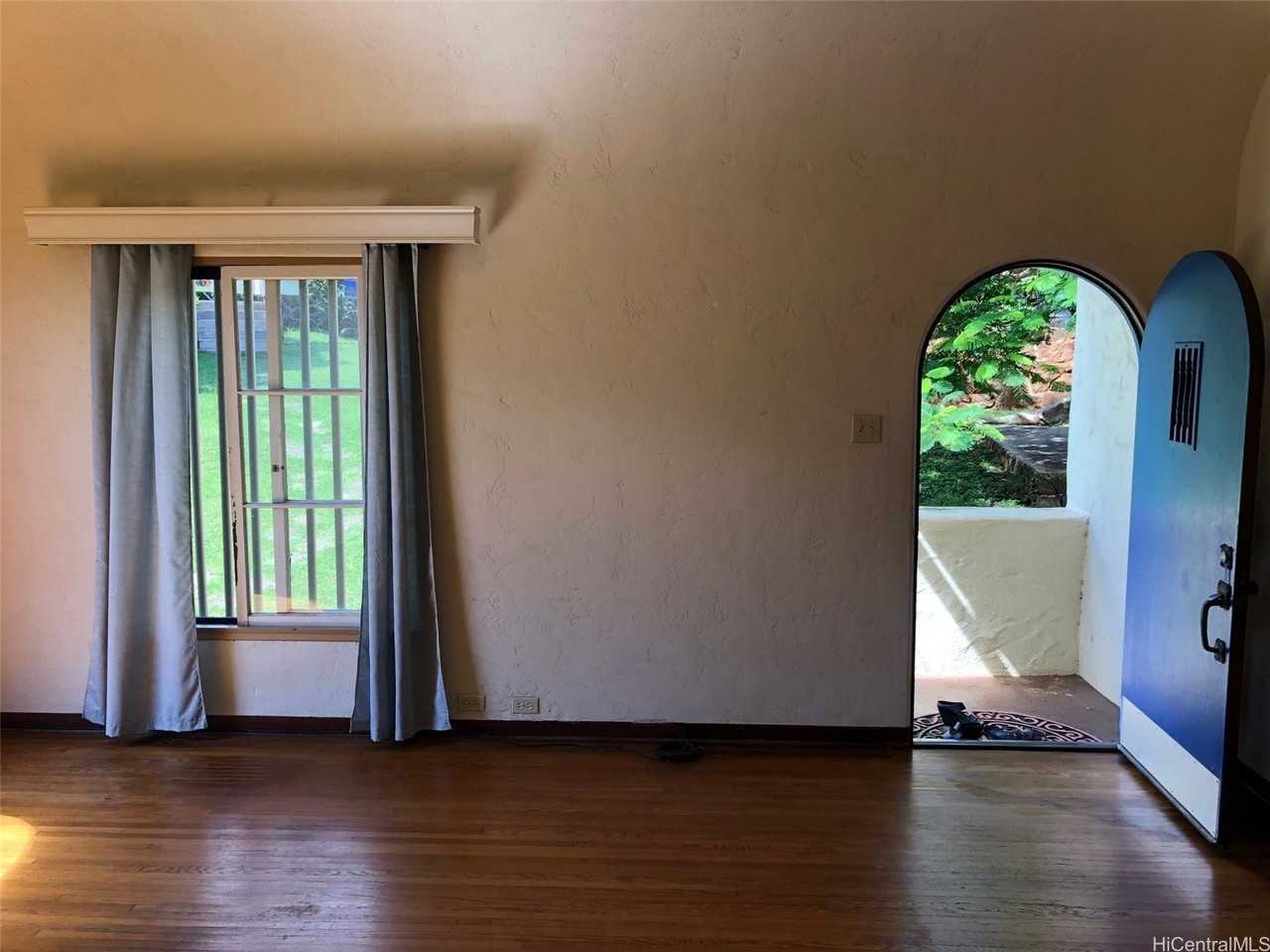 3916 Sierra Dr - Photo 3 of 20